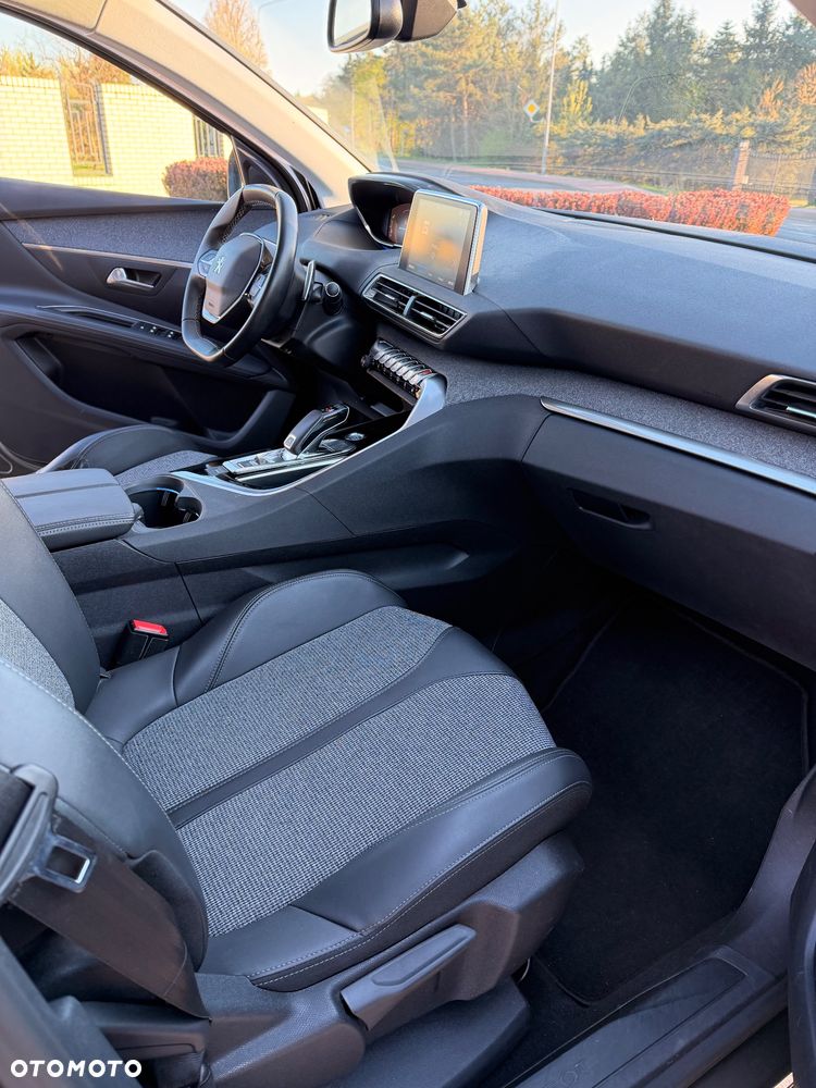 Peugeot 3008 PureTech 130 Stop & Start GPF EAT8 Allure Business-Paket - 33
