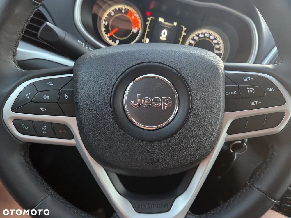 Jeep Cherokee 2.0 MJD 4x2 Longitude - 14