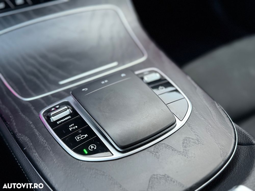 Mercedes-Benz E 220 d 4Matic T 9G-TRONIC AMG Line - 13