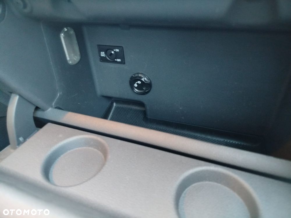 Volkswagen Touran - 25