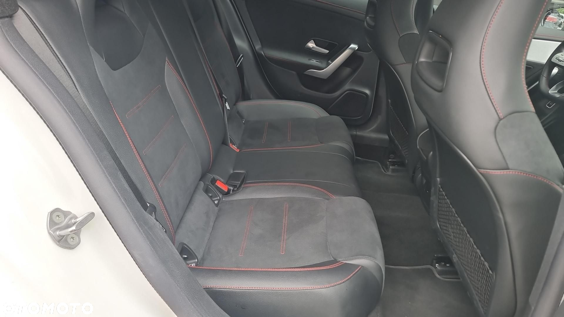 Mercedes-Benz CLA - 10