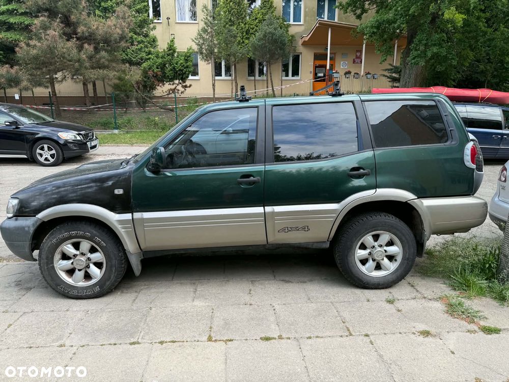 Nissan Terrano - 3