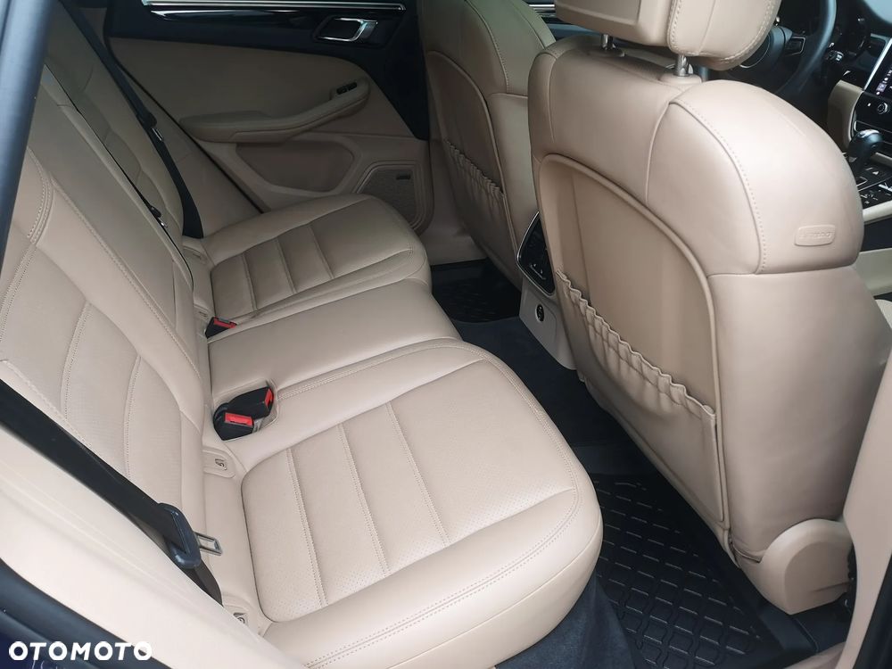 Porsche Macan S - 34
