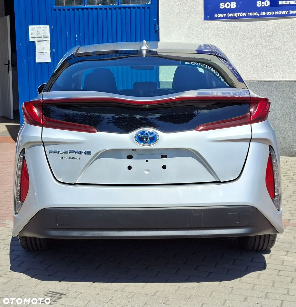Toyota Prius - 8
