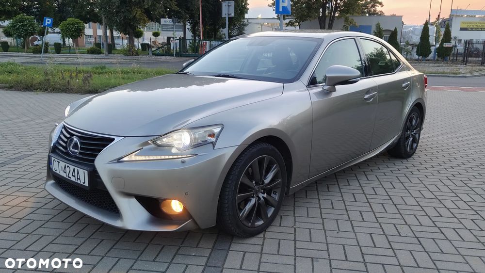 Lexus IS 300h Comfort - 1