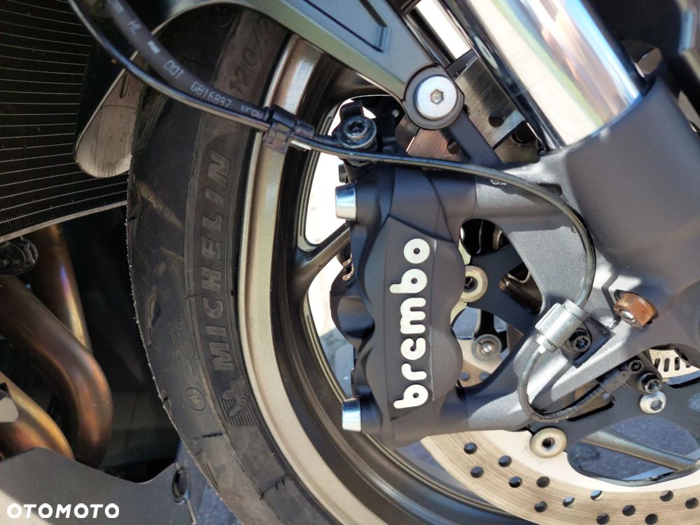 Suzuki GSX 1000 - 10