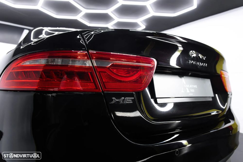 Jaguar XE 2.0 D Prestige Aut. - 17
