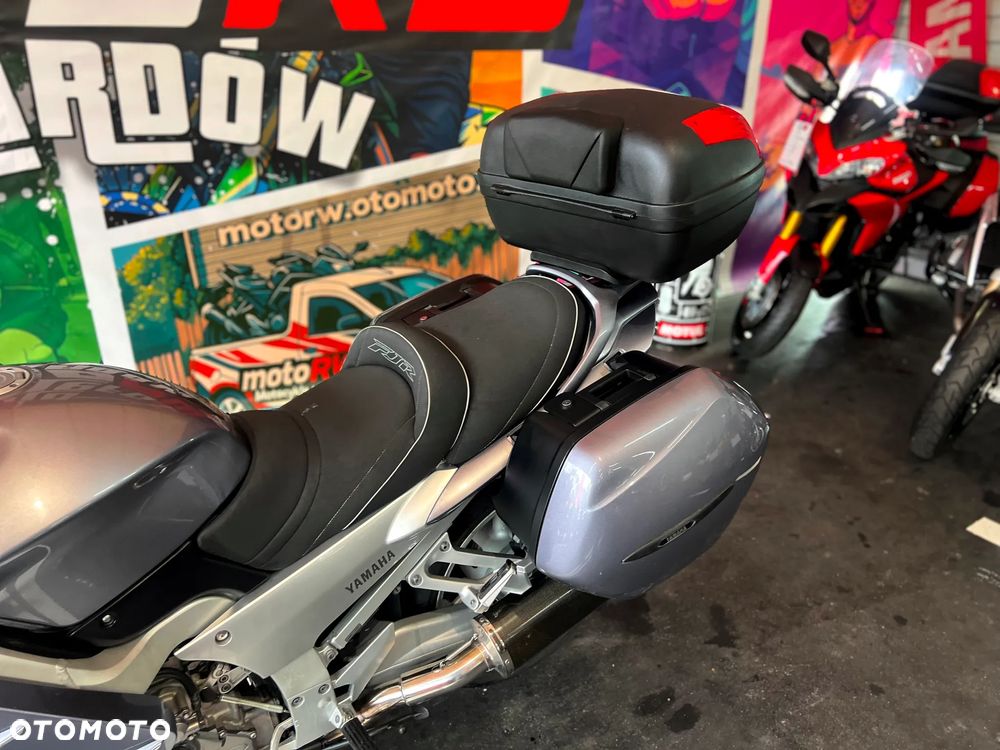 Yamaha FJR - 25