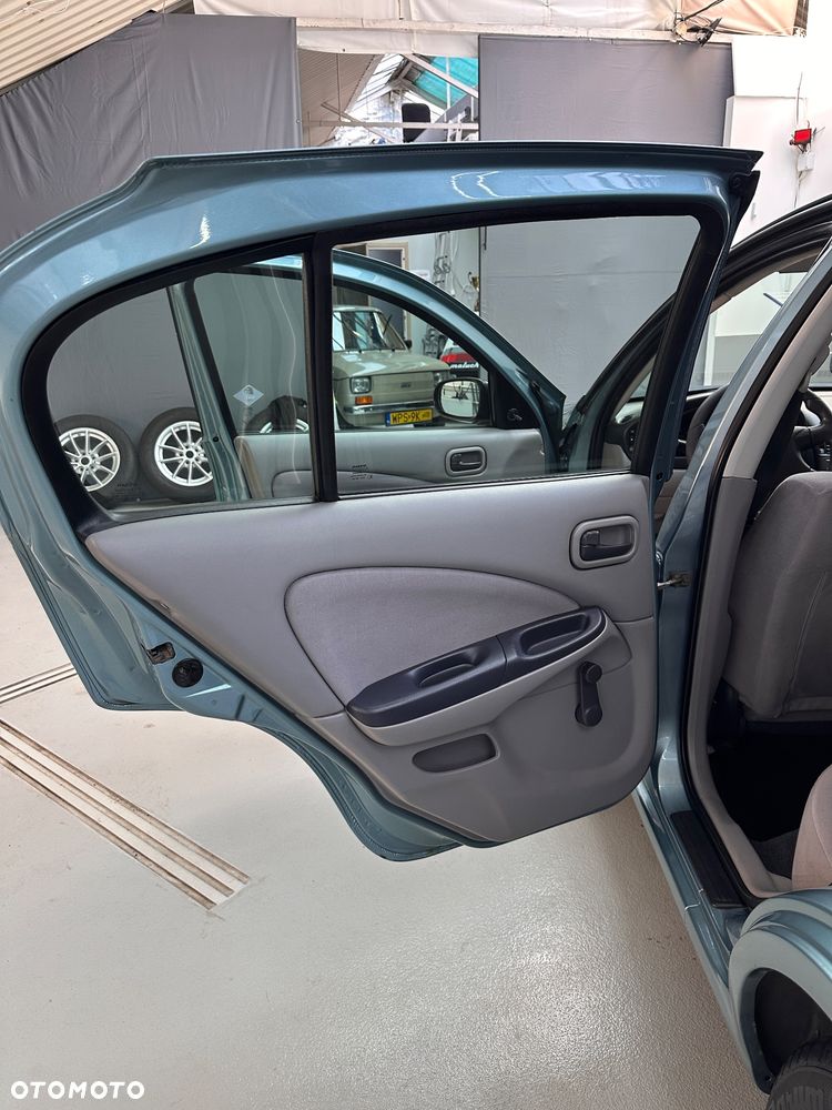 Nissan Almera 1.8 Comfort - 17