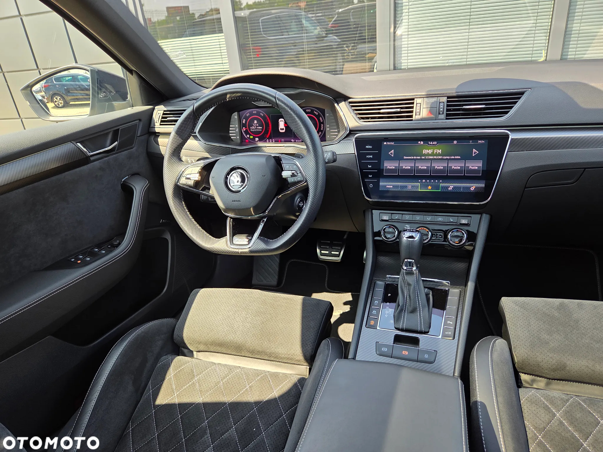 Skoda Superb 2.0 TDI 4x4 Sportline DSG - 38