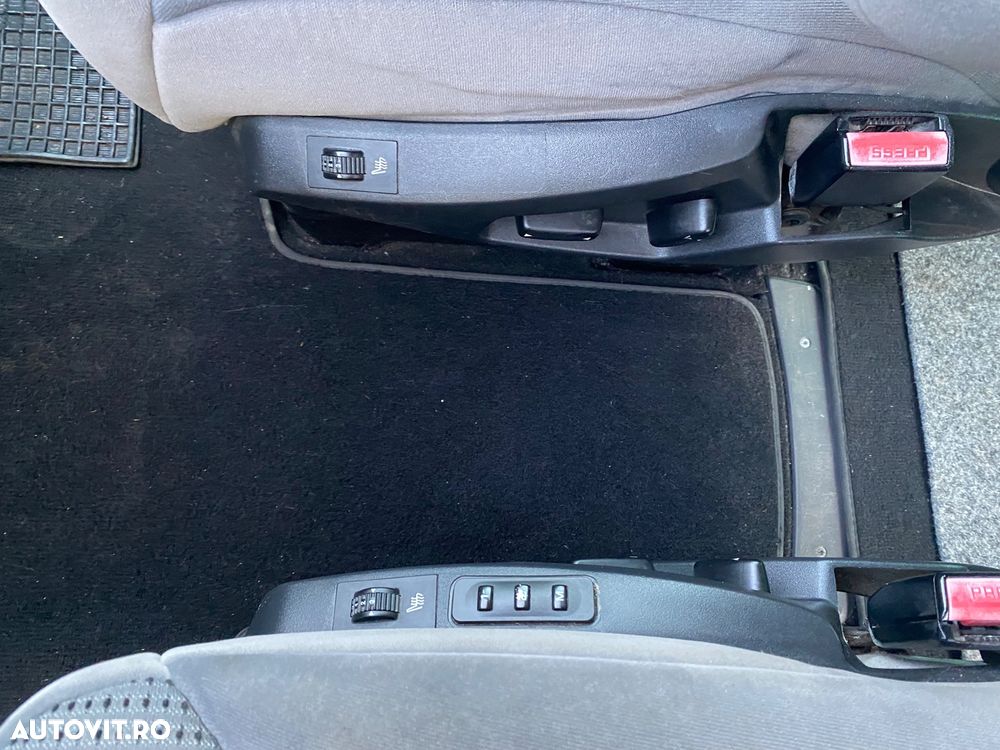 Peugeot 807 HDi 135 Tendance - 7