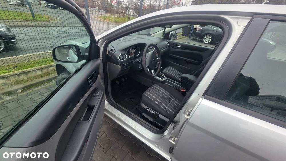 Ford Focus 1.6 Ambiente - 6