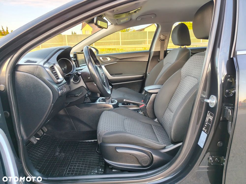 Kia Ceed 1.4 T-GDI L Business Line - 12