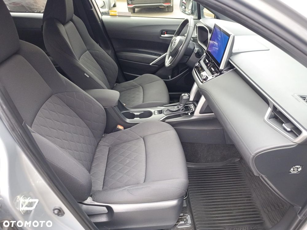 Toyota Corolla Cross - 11