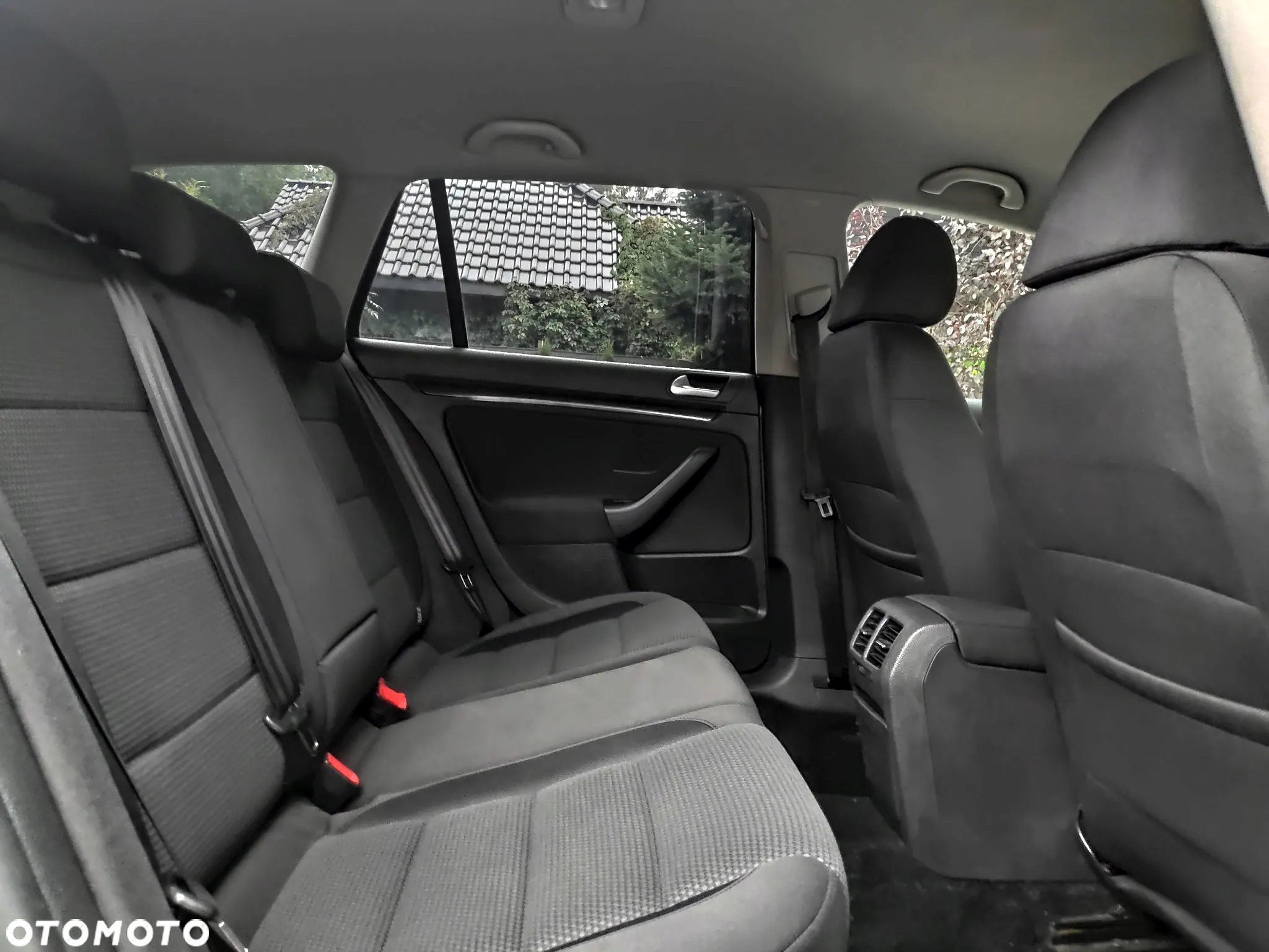 Volkswagen Golf VI 1.6 TDI Comfortline - 11