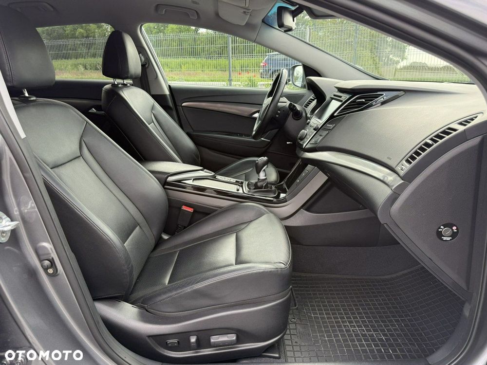 Hyundai i40 Kombi 1.7 CRDi Premium - 16