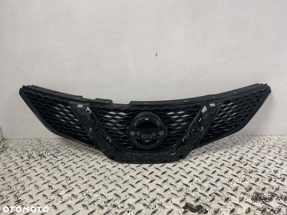 ORYGINALNY  GRILL ATRAPA ZDERZAKA PRZEDNIEGO PRZÓD NISSAN QASHQAI II 14-17 62310-4EAOD - 2