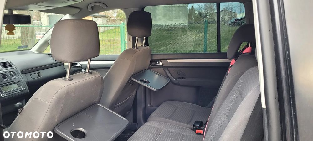 Volkswagen Touran - 4