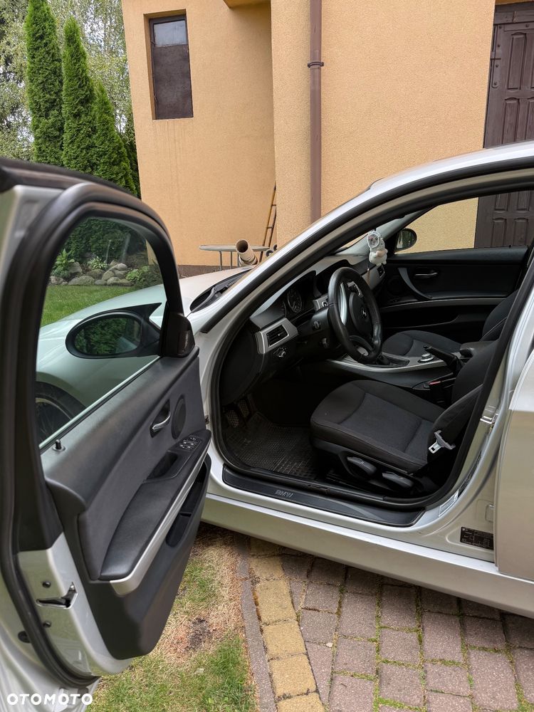 BMW Seria 3 318i - 18