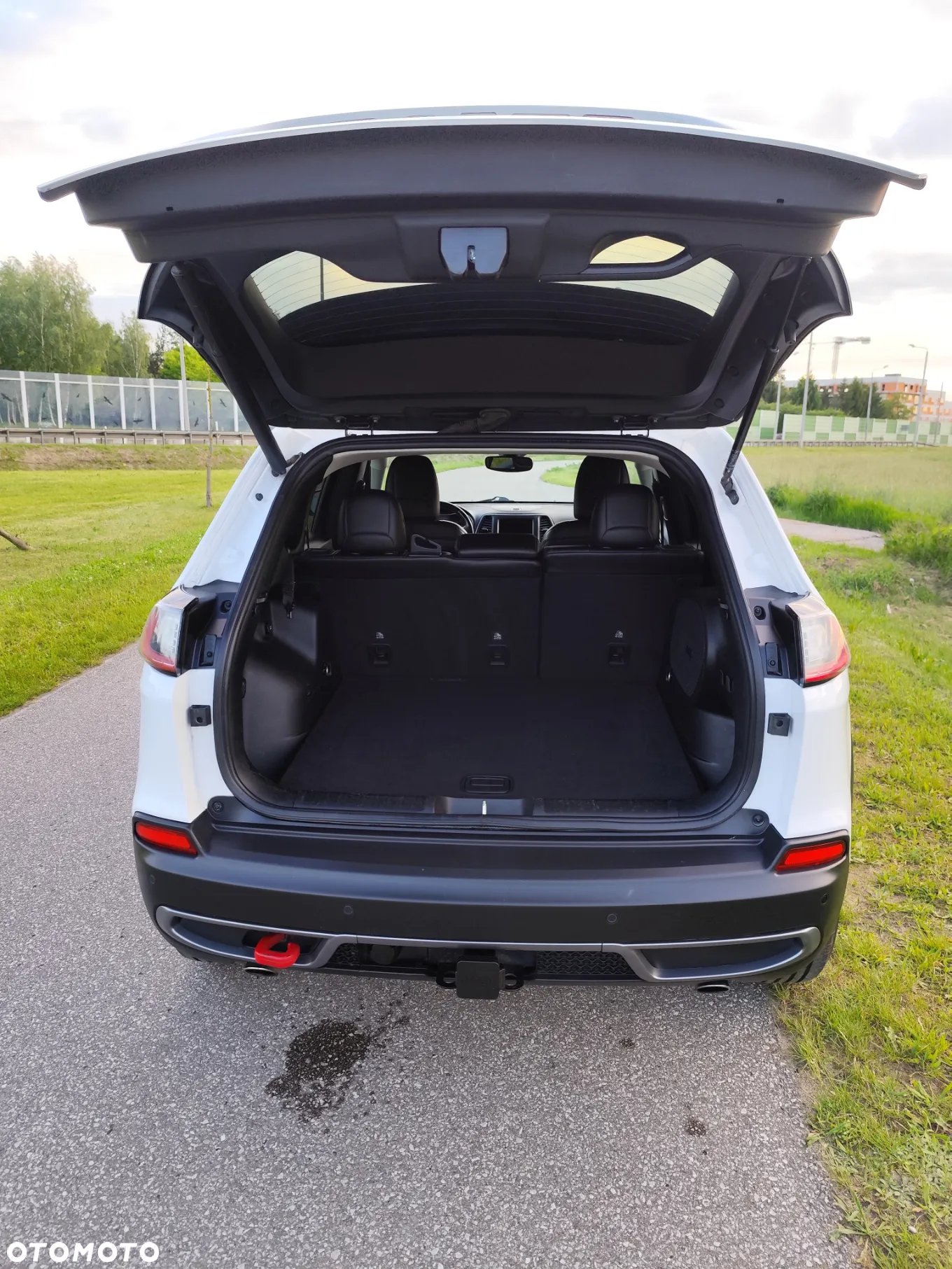 Jeep Cherokee - 13