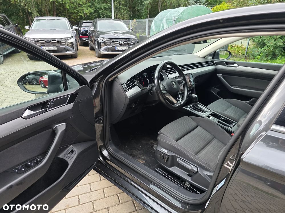 Volkswagen Passat - 11