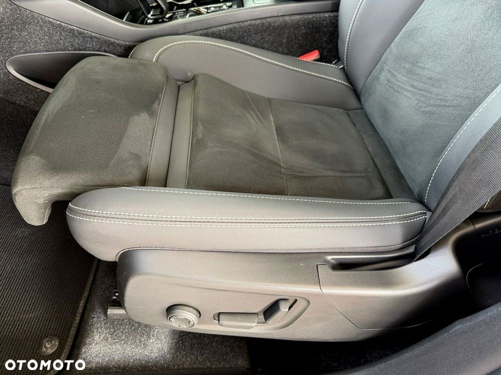 Volvo XC 40 - 30
