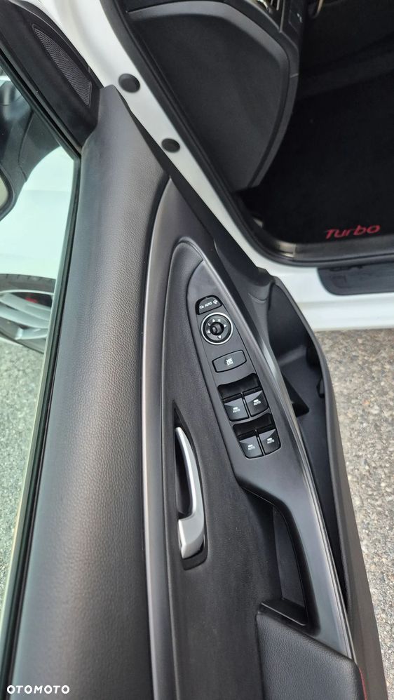 Hyundai i30 1.6 GDI Turbo Luxury - 16