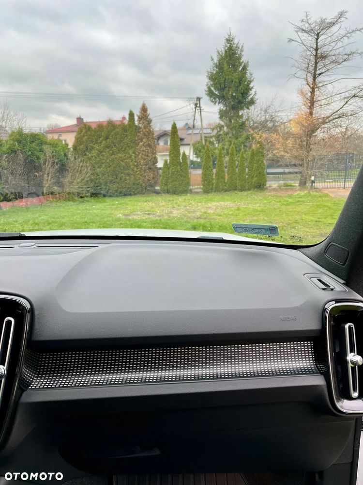 Volvo XC 40 T5 Plug-In Hybrid R-Design - 28