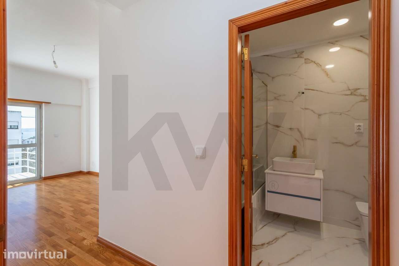 T3 em zona Premium de Paço de Arcos, vista mar, remodelado, garagem, a - Grande imagem: 3/17