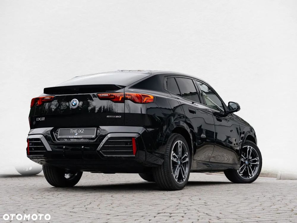 BMW iX2 eDrive20 - 2