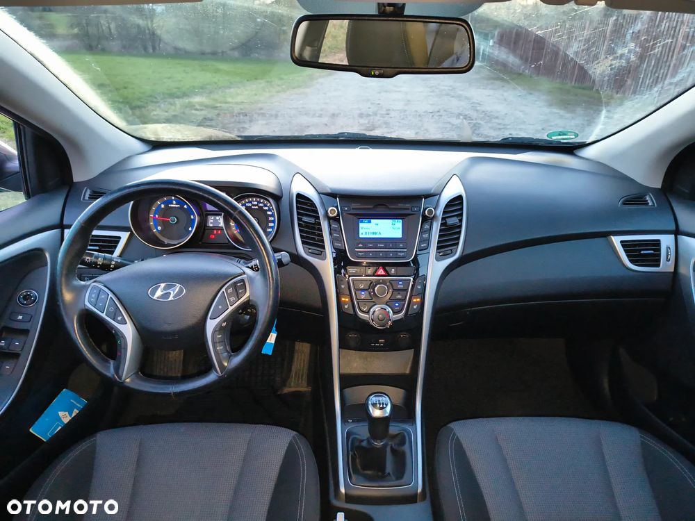 Hyundai i30 1.6 CRDi Fifa World Cup Edition - 23