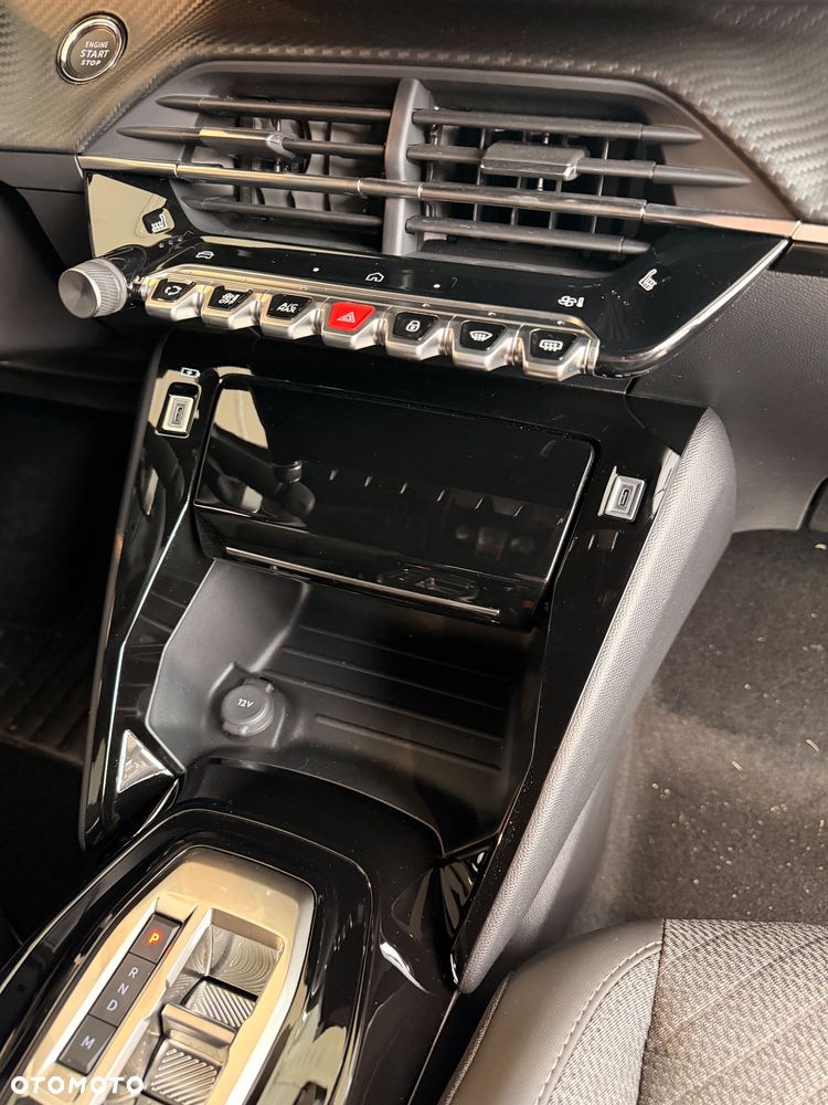 Peugeot 2008 1.2 PureTech Allure S&S EAT8 - 18