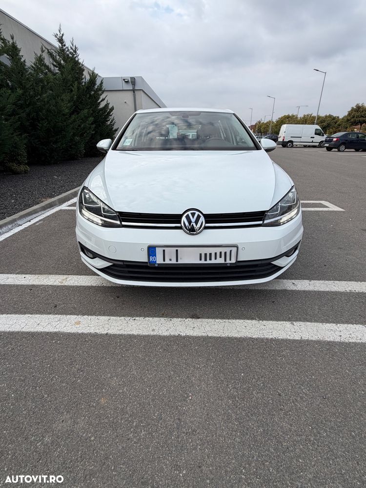 Volkswagen Golf - 6