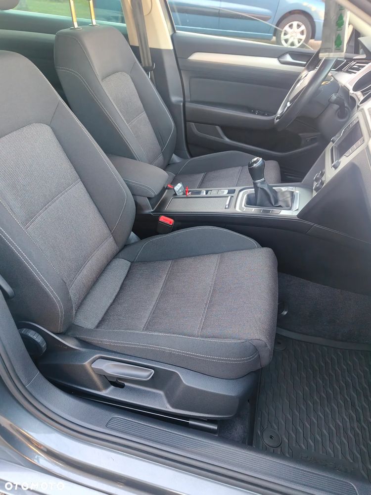 Volkswagen Passat 2.0 TDI (BlueMotion Technology) Comfortline - 10