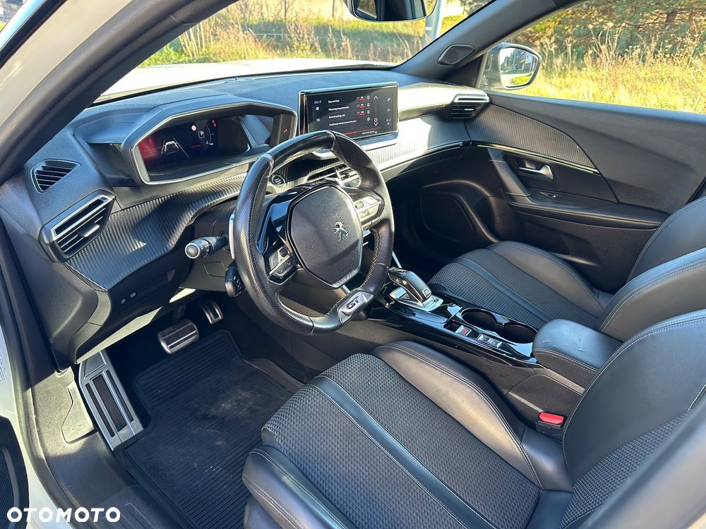 Peugeot 2008 - 12