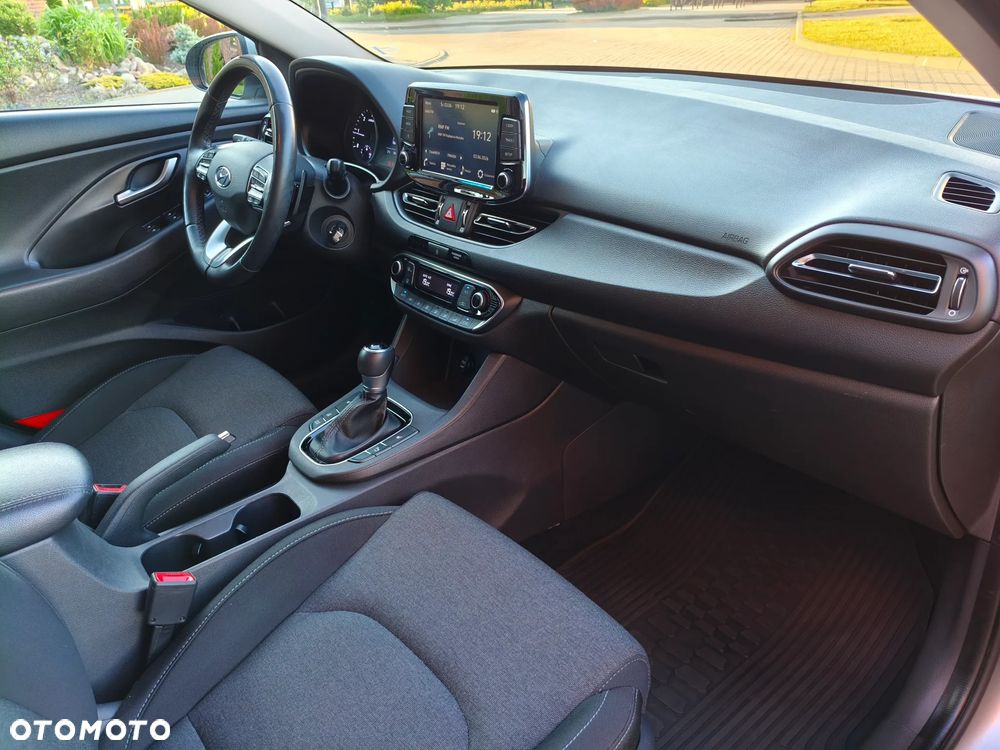 Hyundai i30 1.6 D Comfort DCT - 18