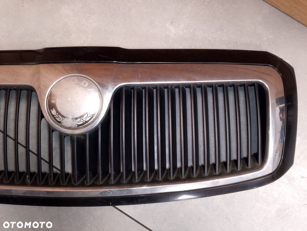 Skoda Superb I Grill / Atrapa Grilla / atrapa przednia / grill przedni / osłona chłodnicy | Przedlift | Lakier 9910 LF9R LC9Z 1Z1Z - 3