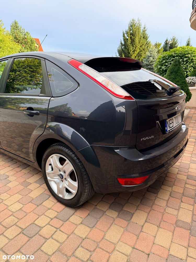 Ford Focus 1.6 16V Trend - 12