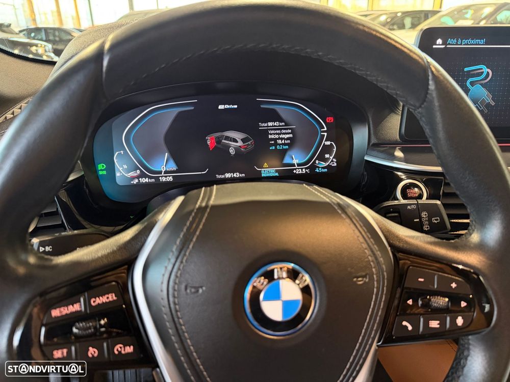 BMW 530 e Line Luxury — fotografia 12