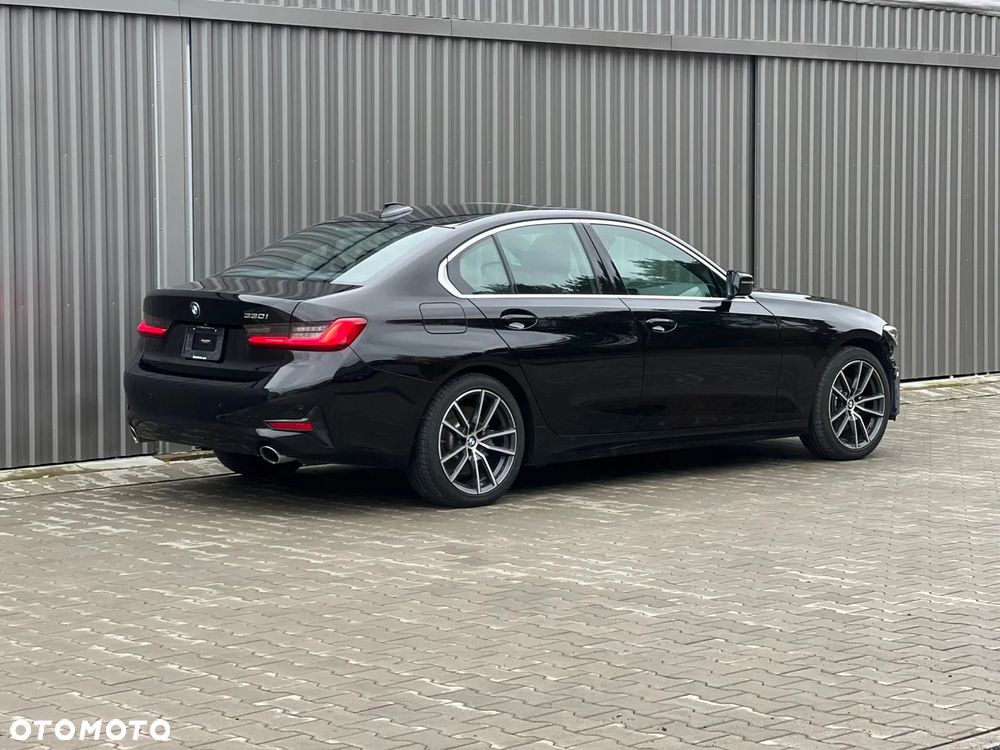 BMW Seria 3 ver-330i-m-sport - 11
