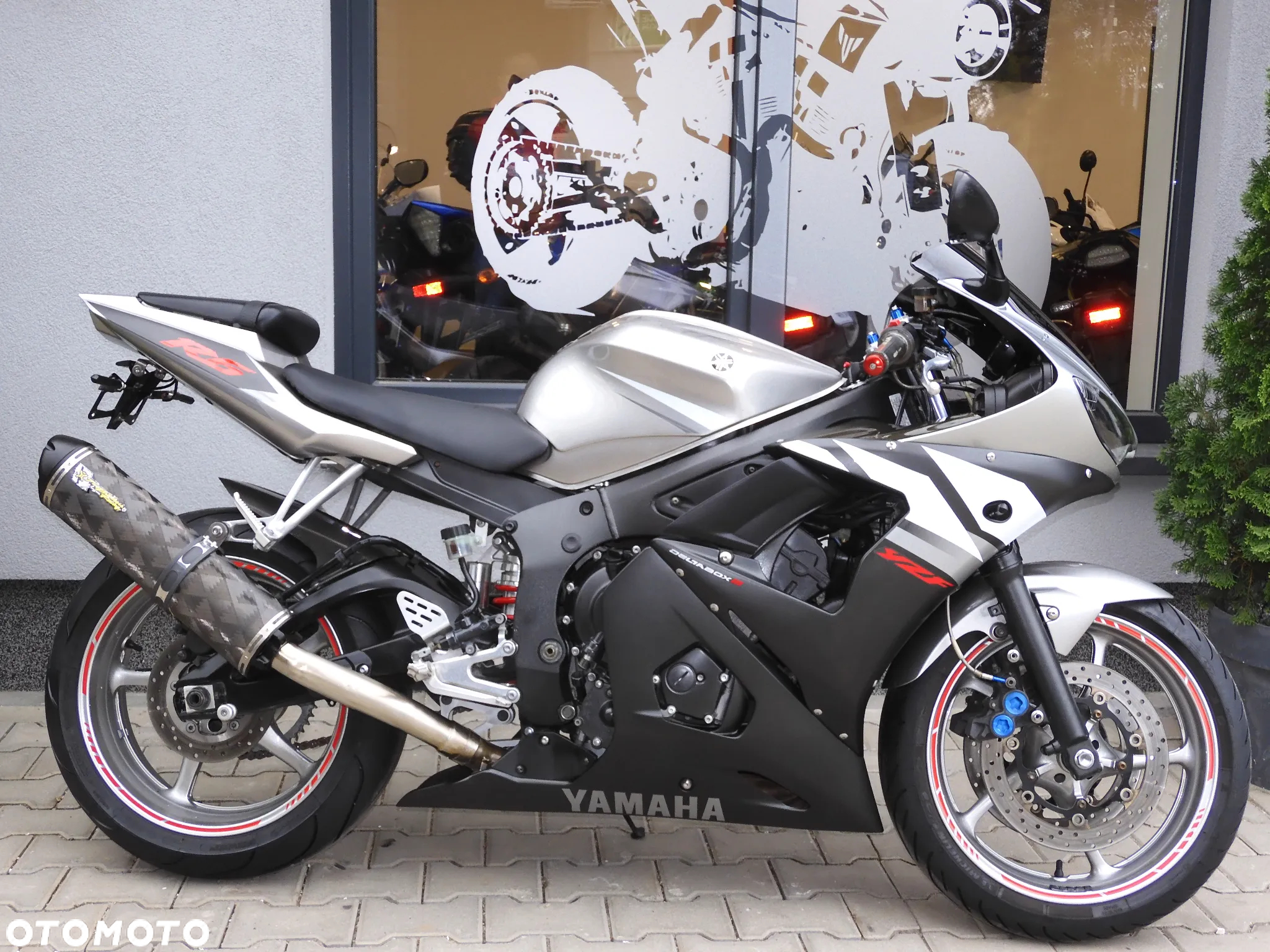 Yamaha R6 - 6