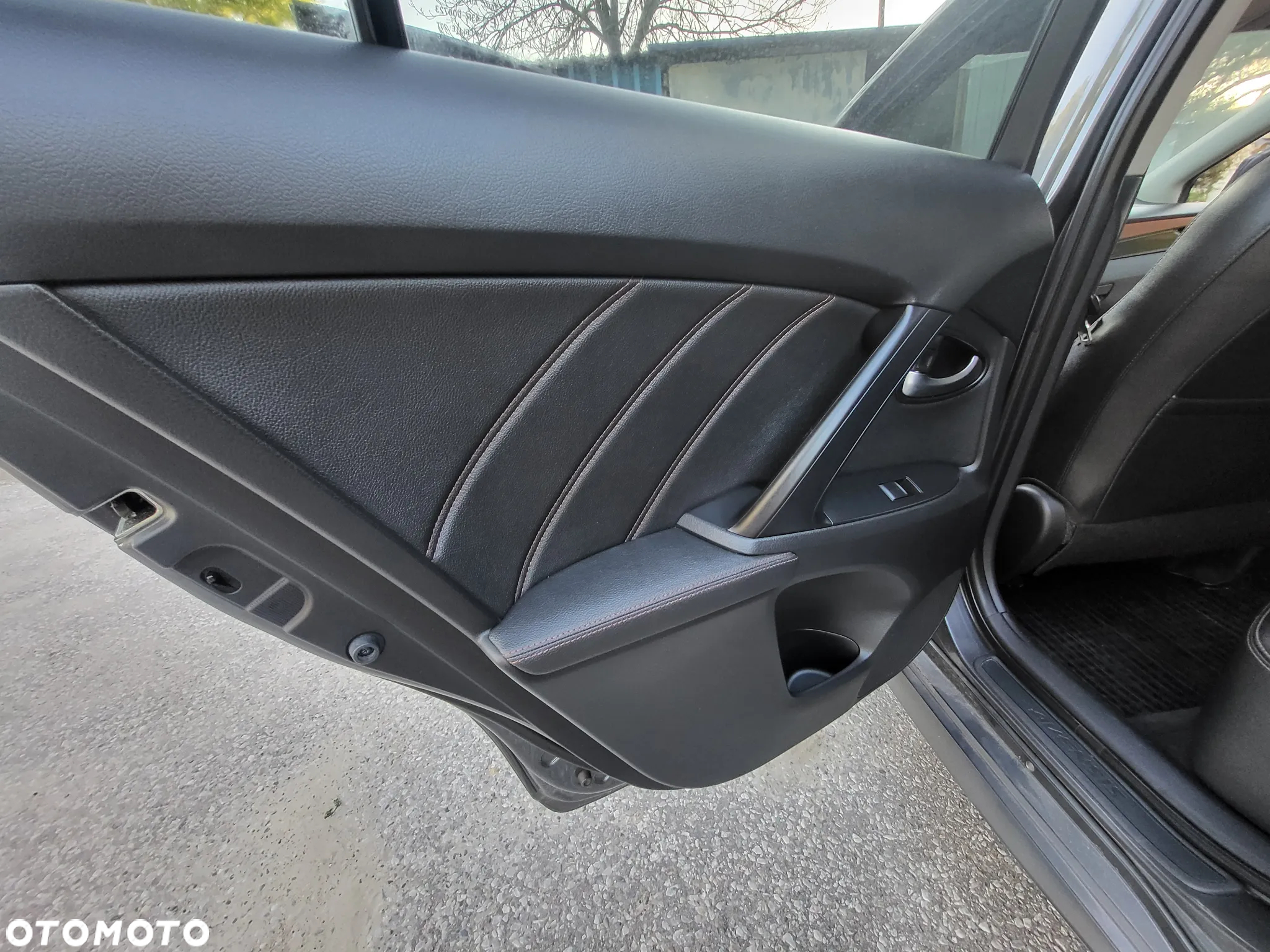 Toyota Avensis 1.8 Prestige MS - 12
