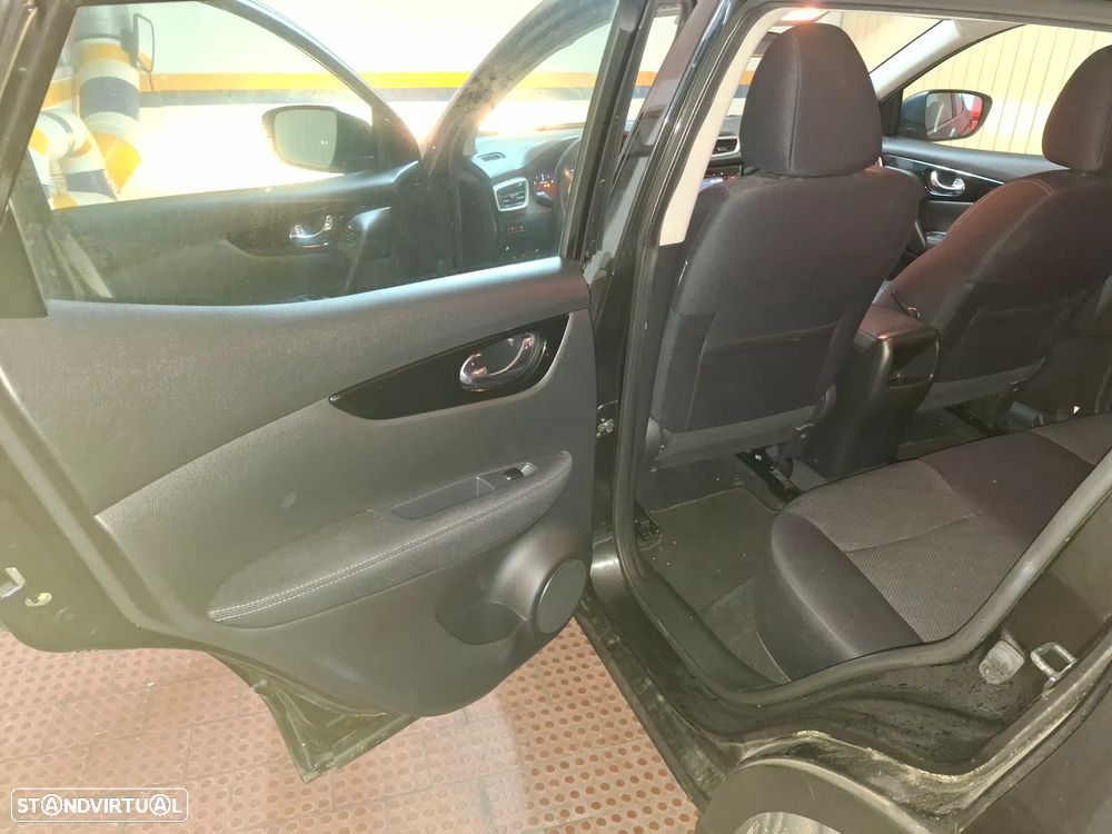 Nissan Qashqai 1.5 dCi N-Connecta - 24