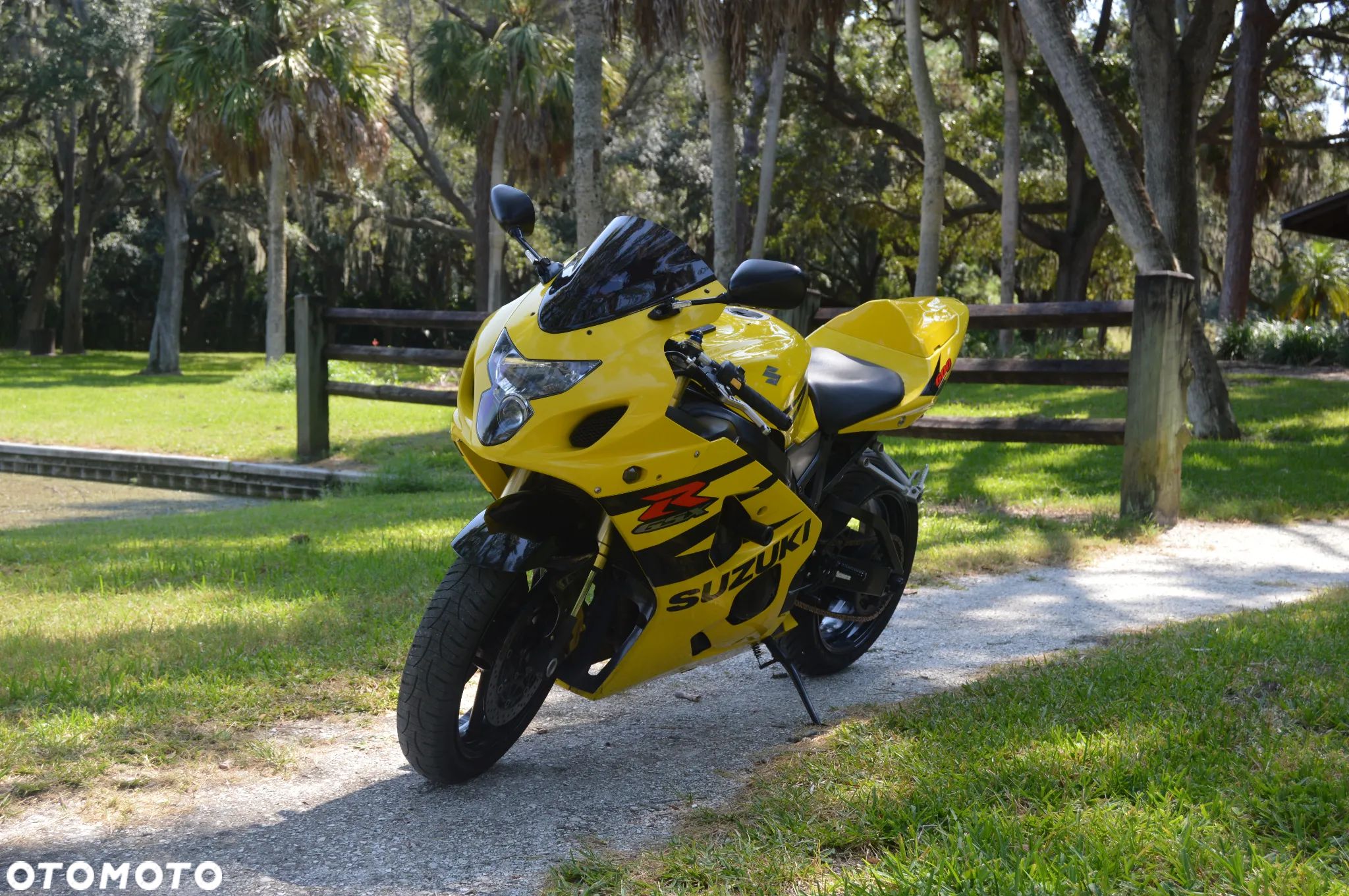 Suzuki GSX-R - 1