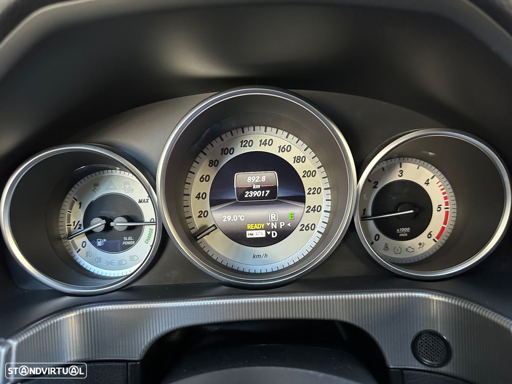 Mercedes-Benz E 300 Bluetec Hybrid Avantgarde - 31