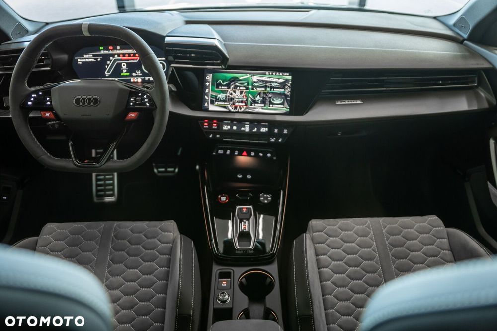 Audi RS3 Limousine - 17