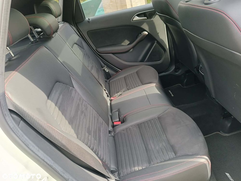 Mercedes-Benz Klasa B 200 (CDI) d 4Matic 7G-DCT AMG Line - 37