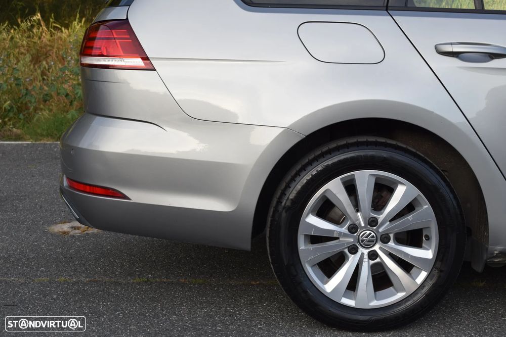VW Golf Variant 1.6 TDi Confortline - 38