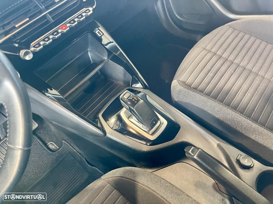 Peugeot 2008 1.2 PureTech Active Pack EAT8 - 15