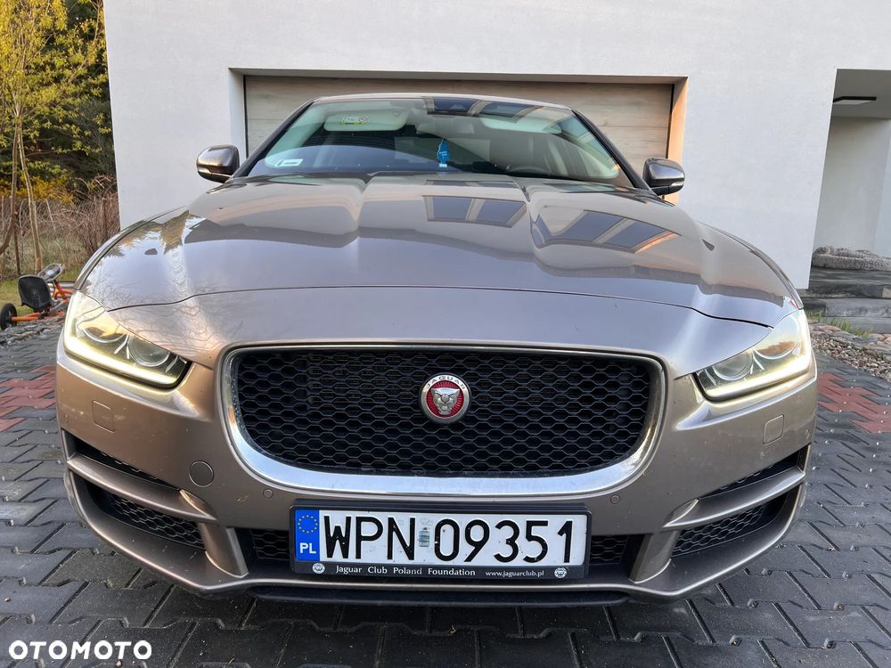 Jaguar XE 2.0 T Pure - 7